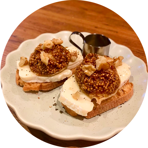 カマンベールとドライいちじくのクロスティーニの画像