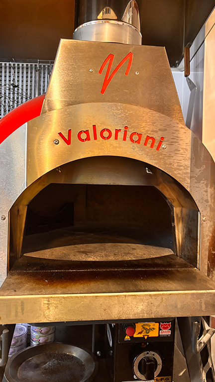 特徴2つ目ピザを焼くかまについての写真